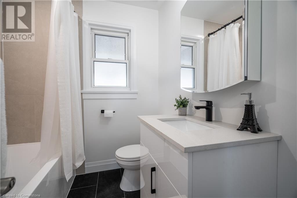 Photo 16 of 14 Milton Road, St Catharines ON