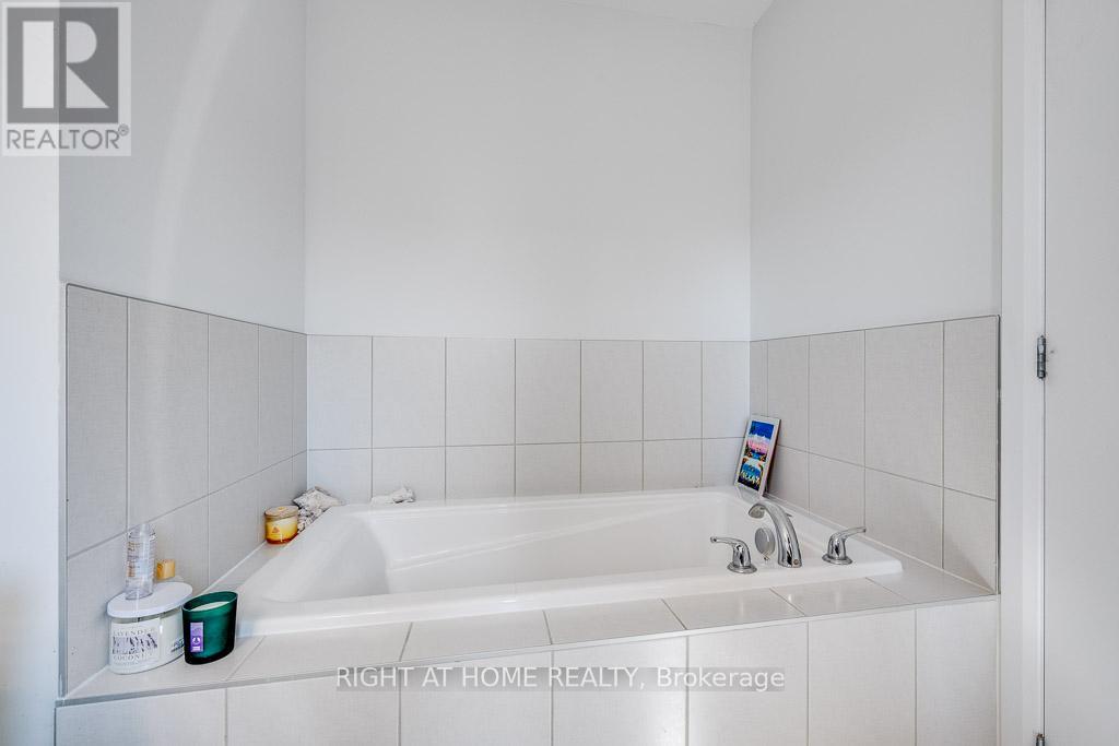 Photo 2 of 301 Drumlish Lane, Ottawa ON