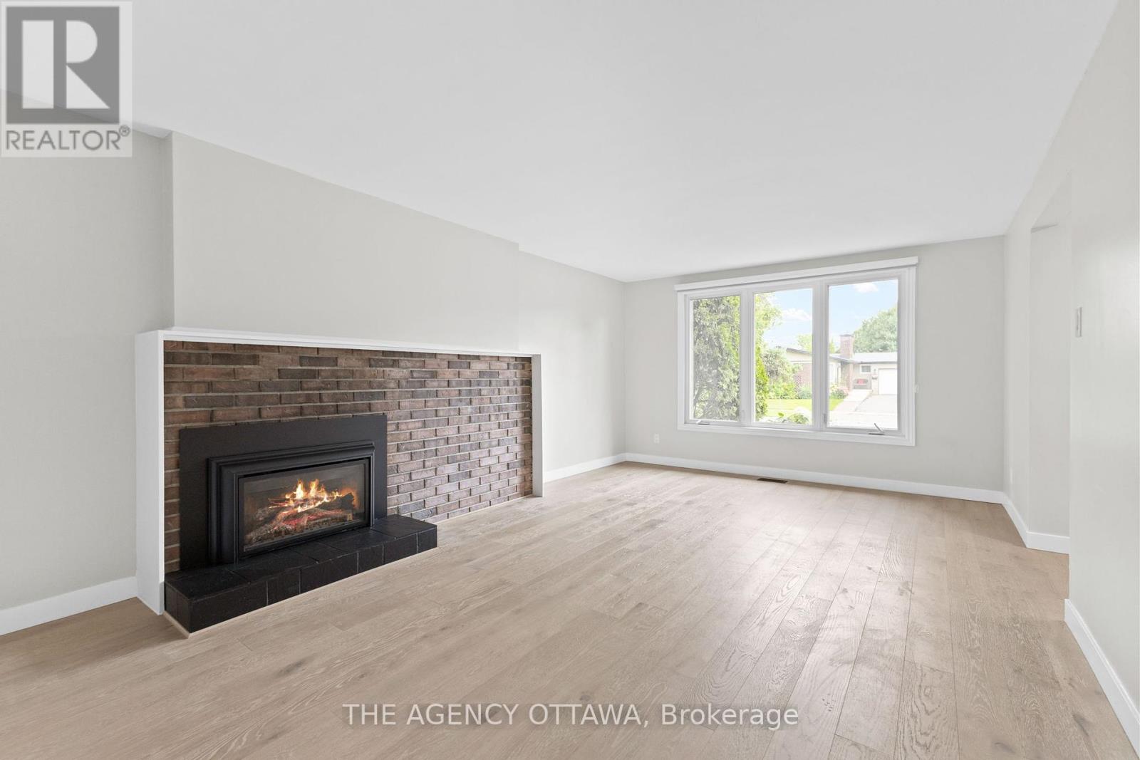Photo 17 of 688 Laverendrye Drive, Ottawa ON