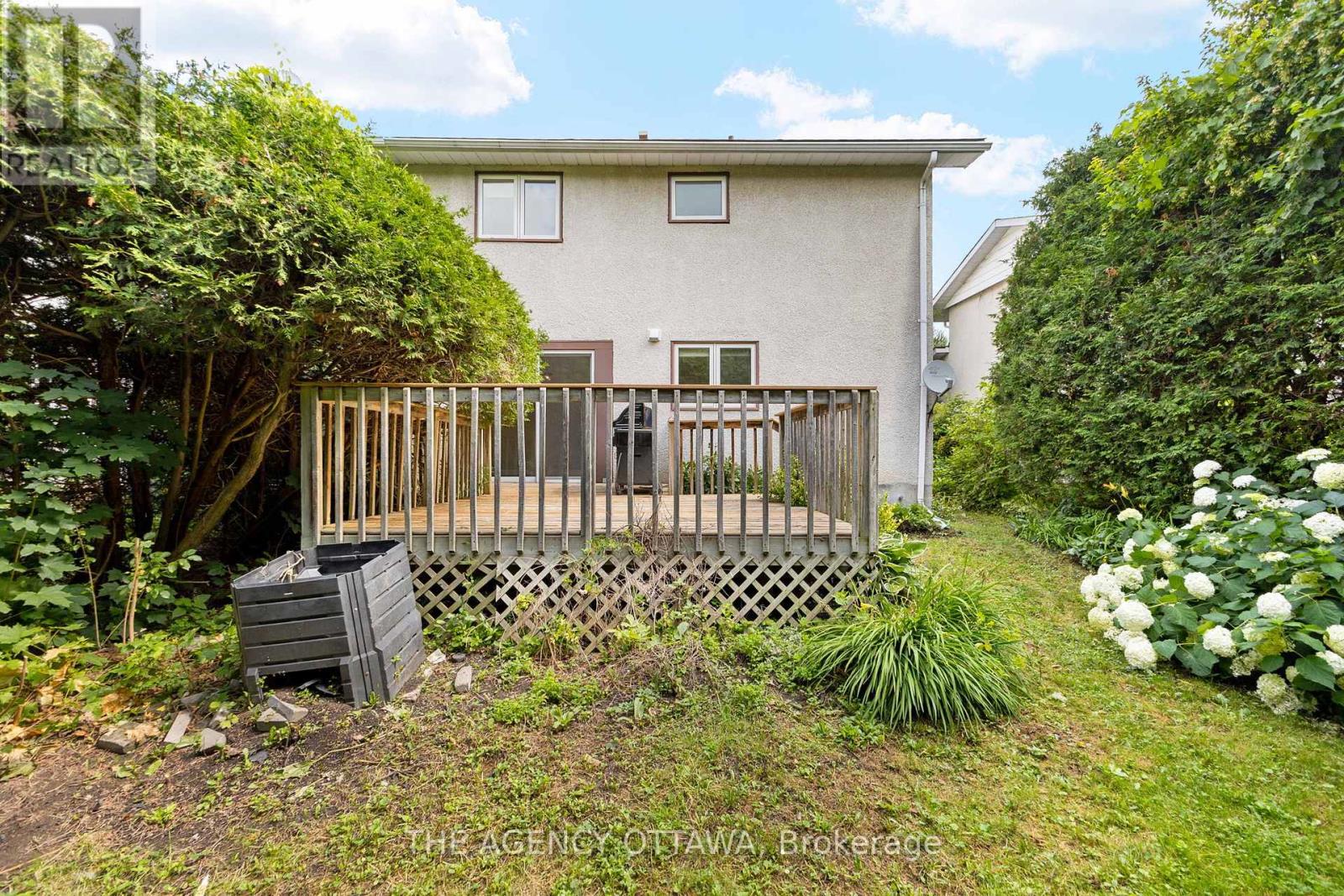 Photo 38 of 688 Laverendrye Drive, Ottawa ON
