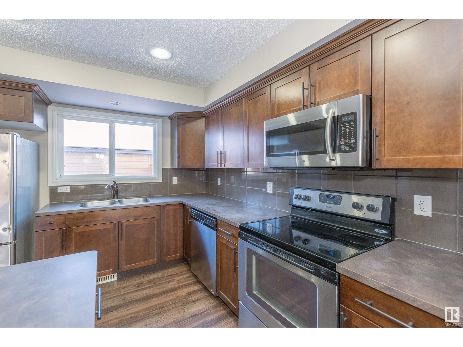 Photo 14 of 3081 Keswick Wy Sw, Edmonton AB