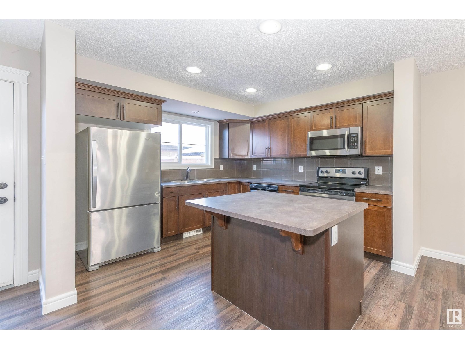 Photo 15 of 3081 Keswick Wy Sw, Edmonton AB