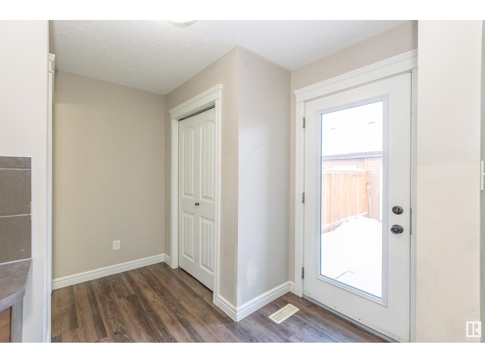 Photo 18 of 3081 Keswick Wy Sw, Edmonton AB