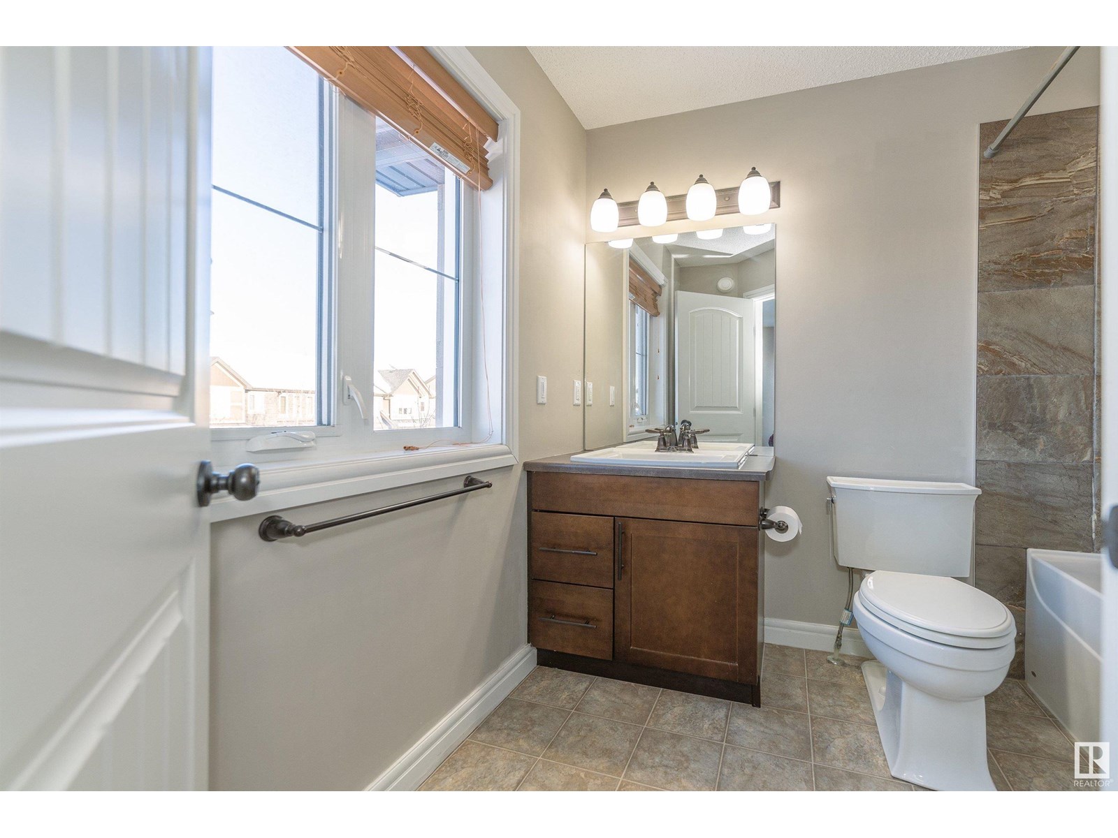 Photo 24 of 3081 Keswick Wy Sw, Edmonton AB