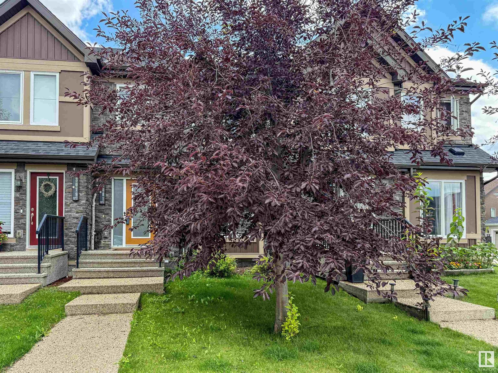 Photo 3 of 3081 Keswick Wy Sw, Edmonton AB