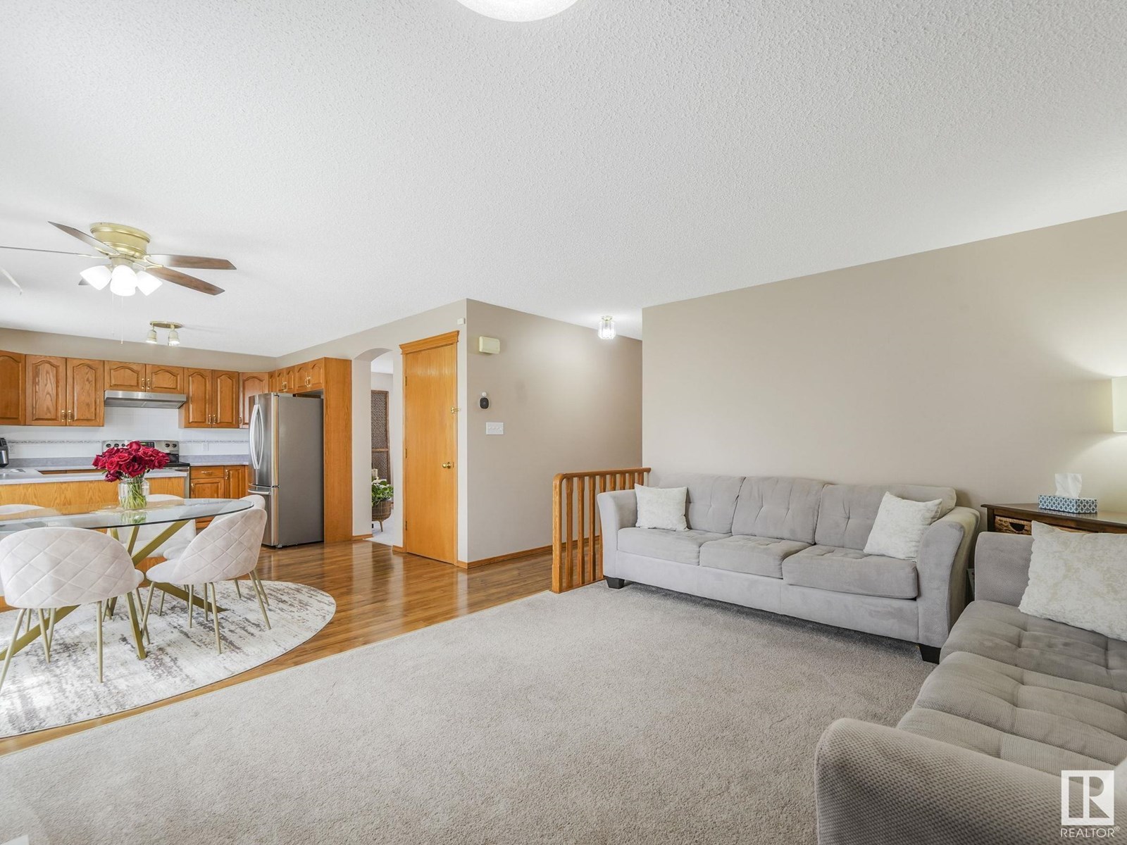Photo 10 of 8515 157 Av Nw, Edmonton AB