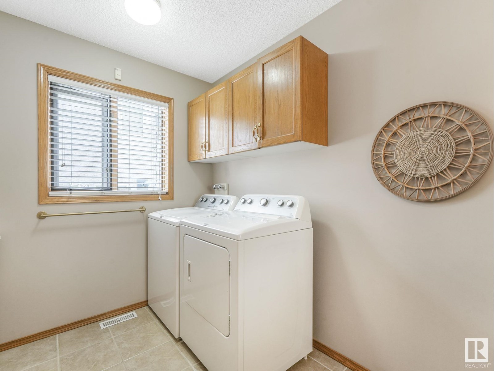 Photo 17 of 8515 157 Av Nw, Edmonton AB