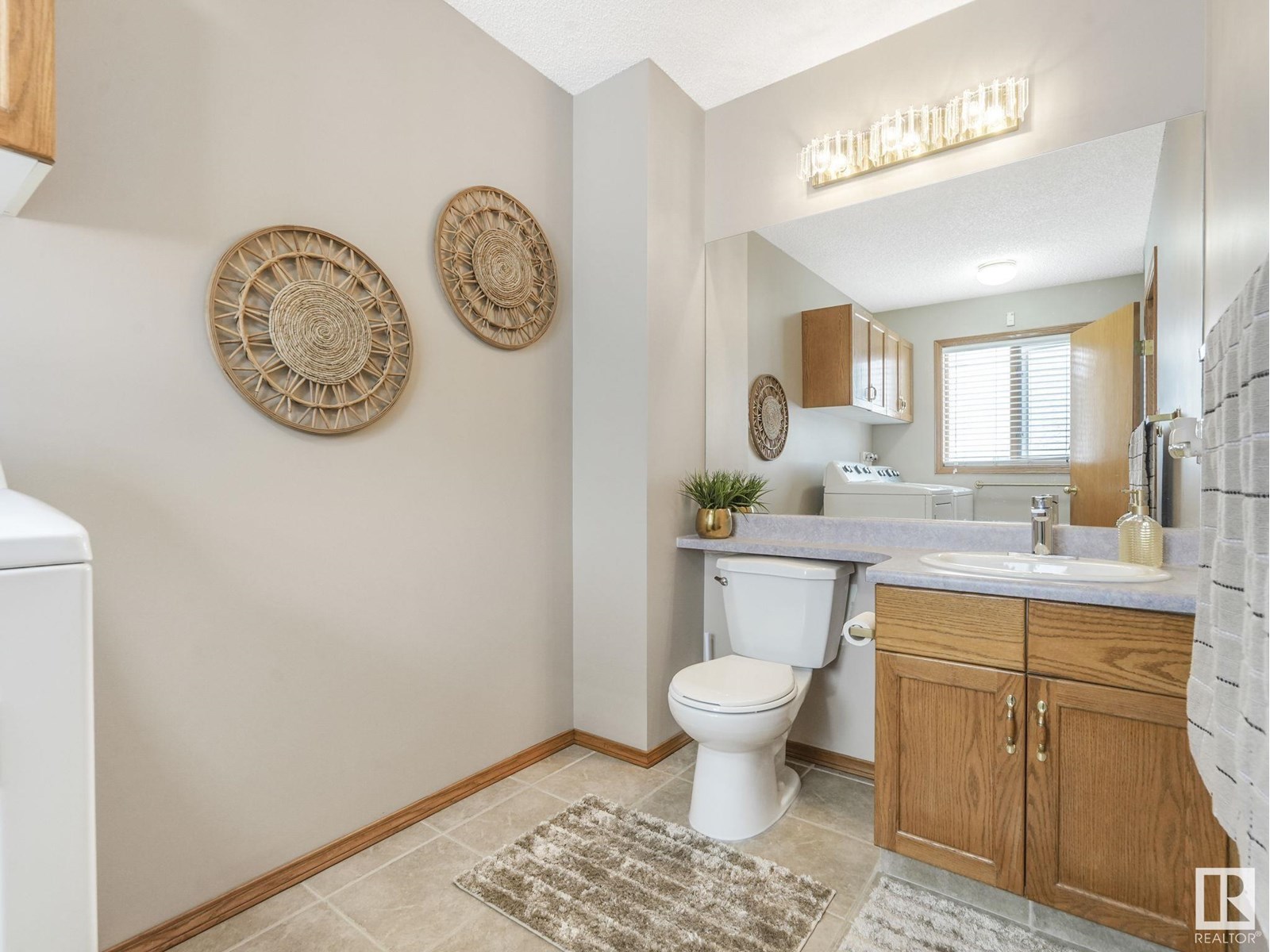 Photo 18 of 8515 157 Av Nw, Edmonton AB