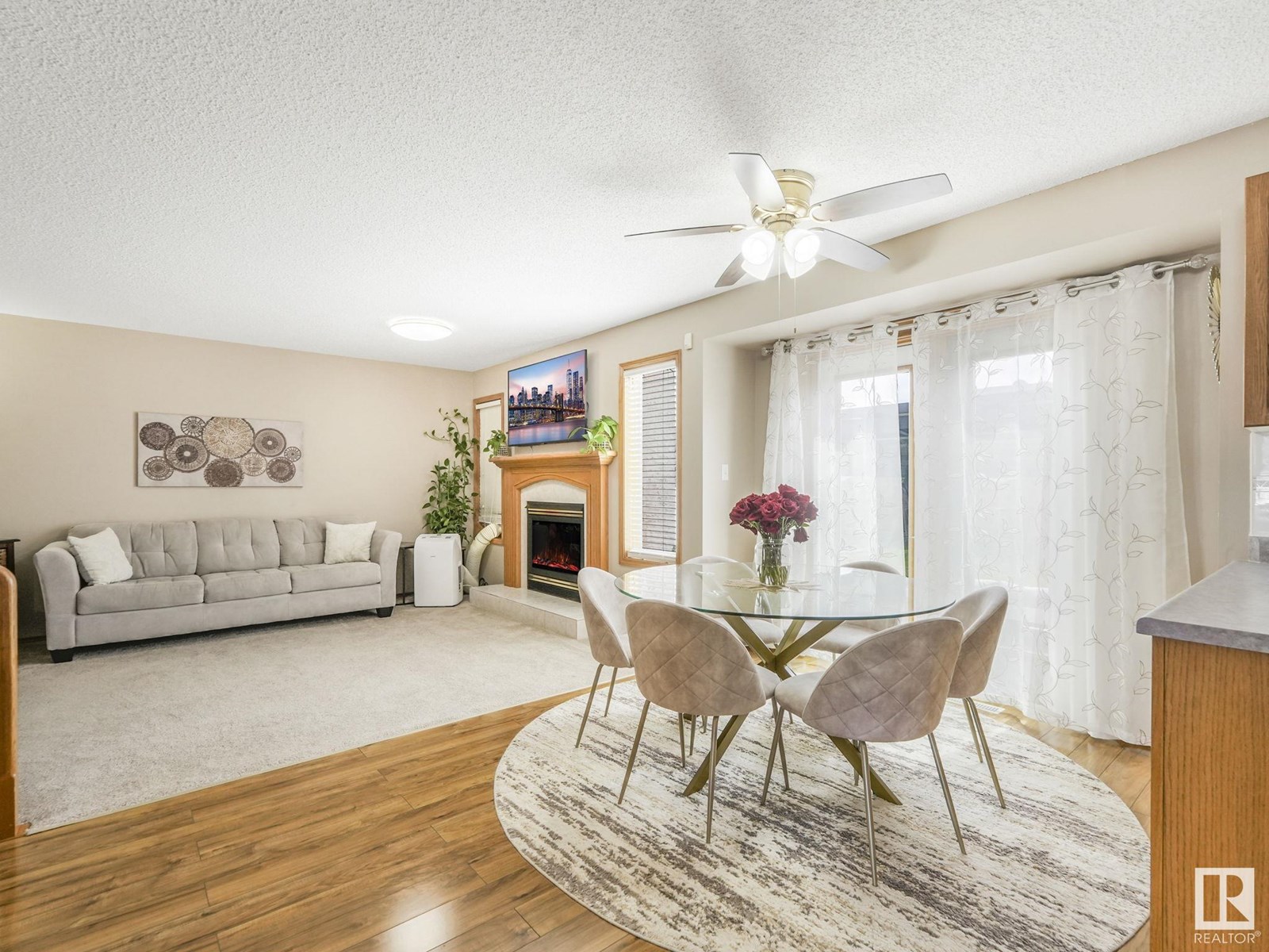Photo 12 of 8515 157 Av Nw, Edmonton AB