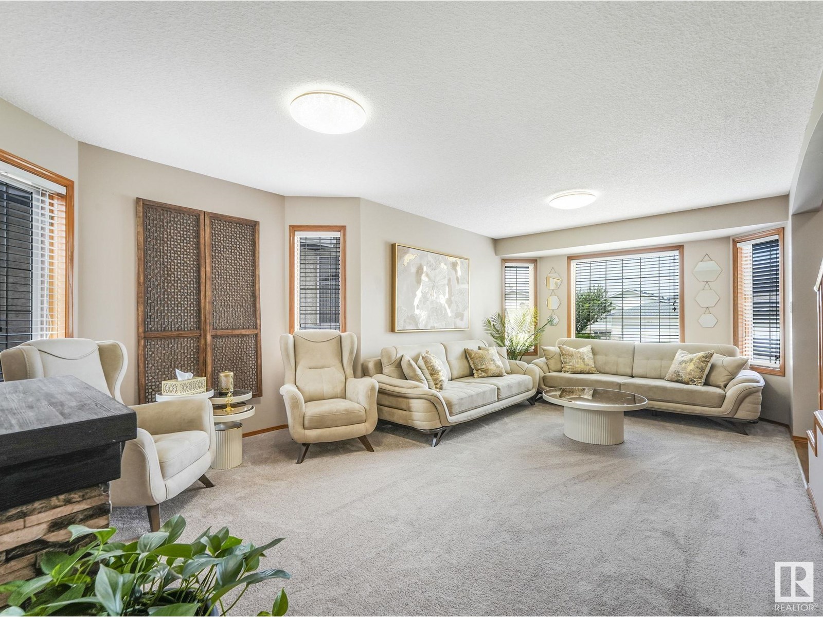Photo 5 of 8515 157 Av Nw, Edmonton AB