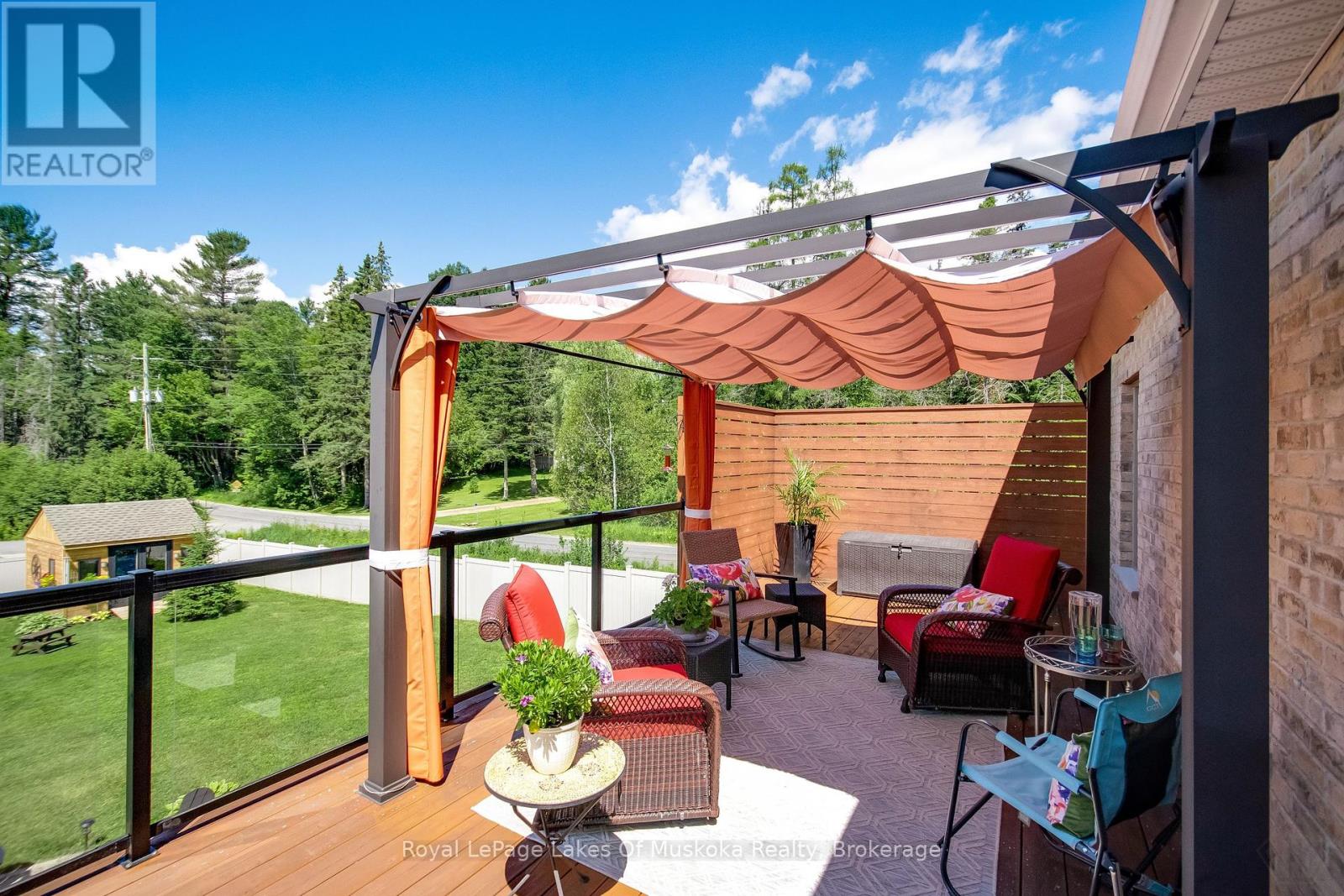 Photo 3 of 75 Selkirk Drive, Huntsville ON