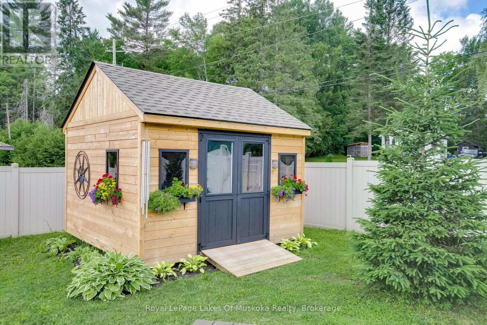 Photo 5 of 75 Selkirk Drive, Huntsville ON