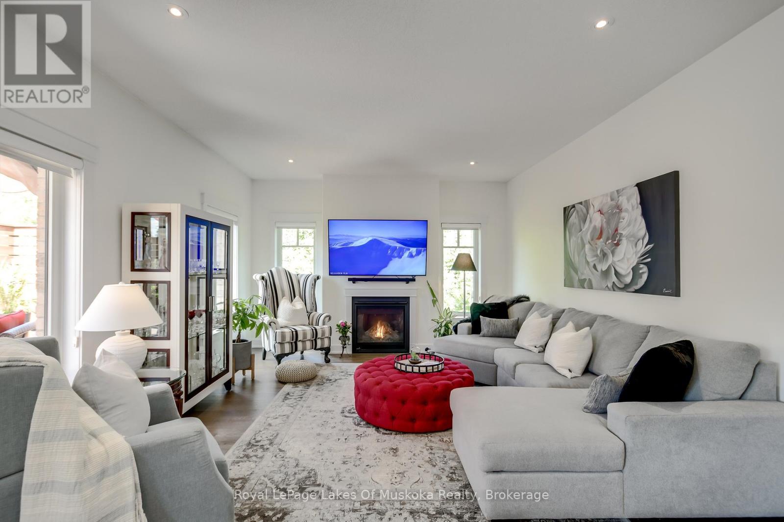 Photo 45 of 75 Selkirk Drive, Huntsville ON