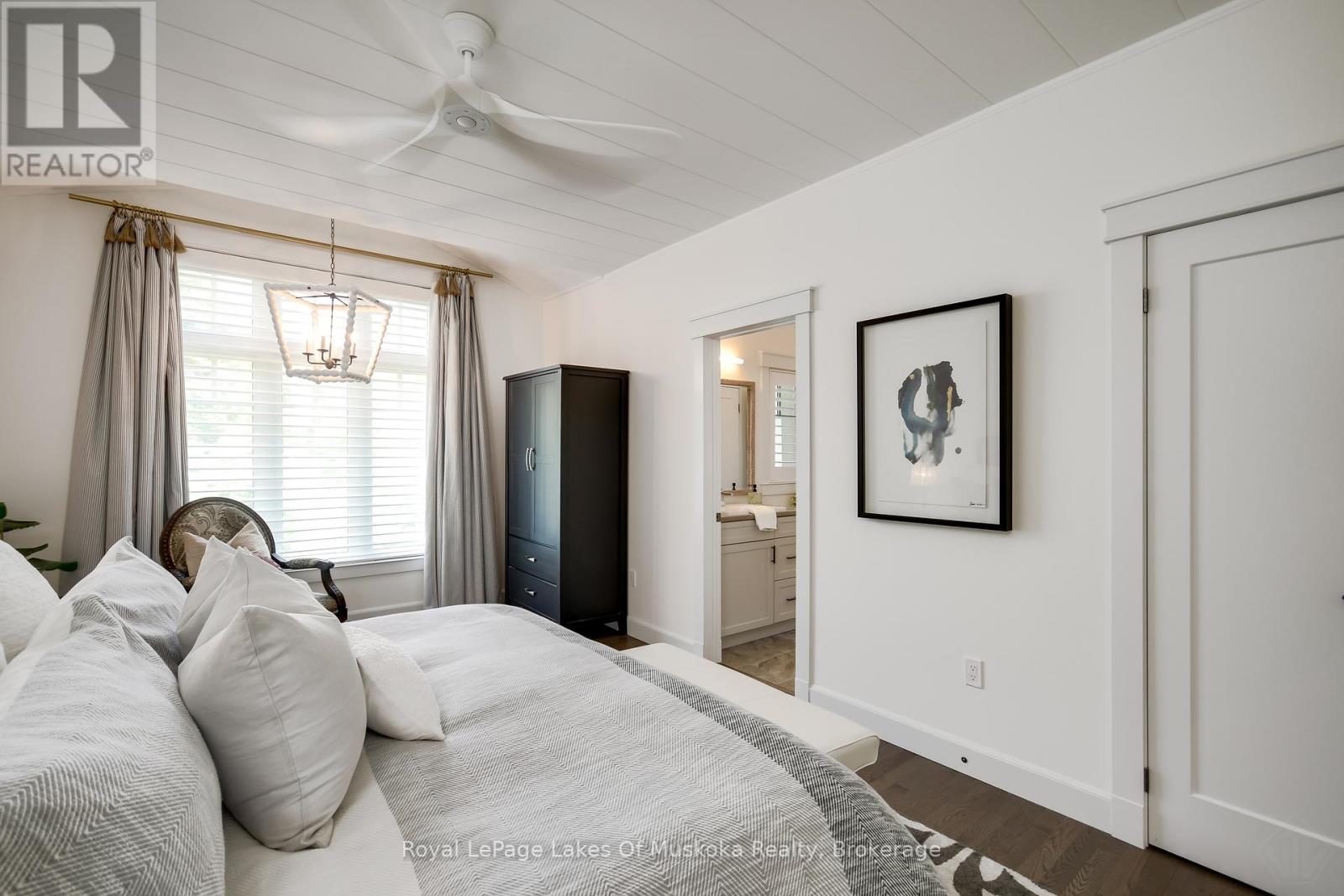 Photo 9 of 75 Selkirk Drive, Huntsville ON
