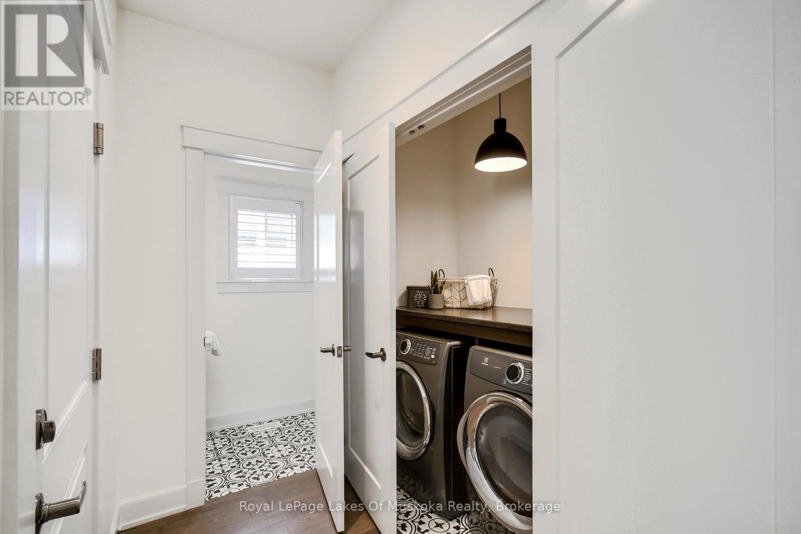 Photo 8 of 75 Selkirk Drive, Huntsville ON