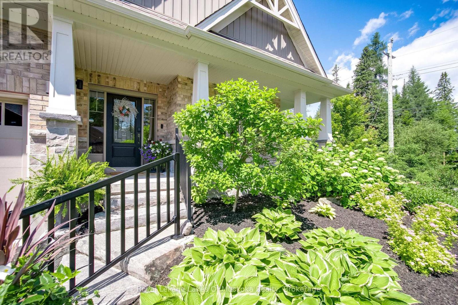 Photo 4 of 75 Selkirk Drive, Huntsville ON