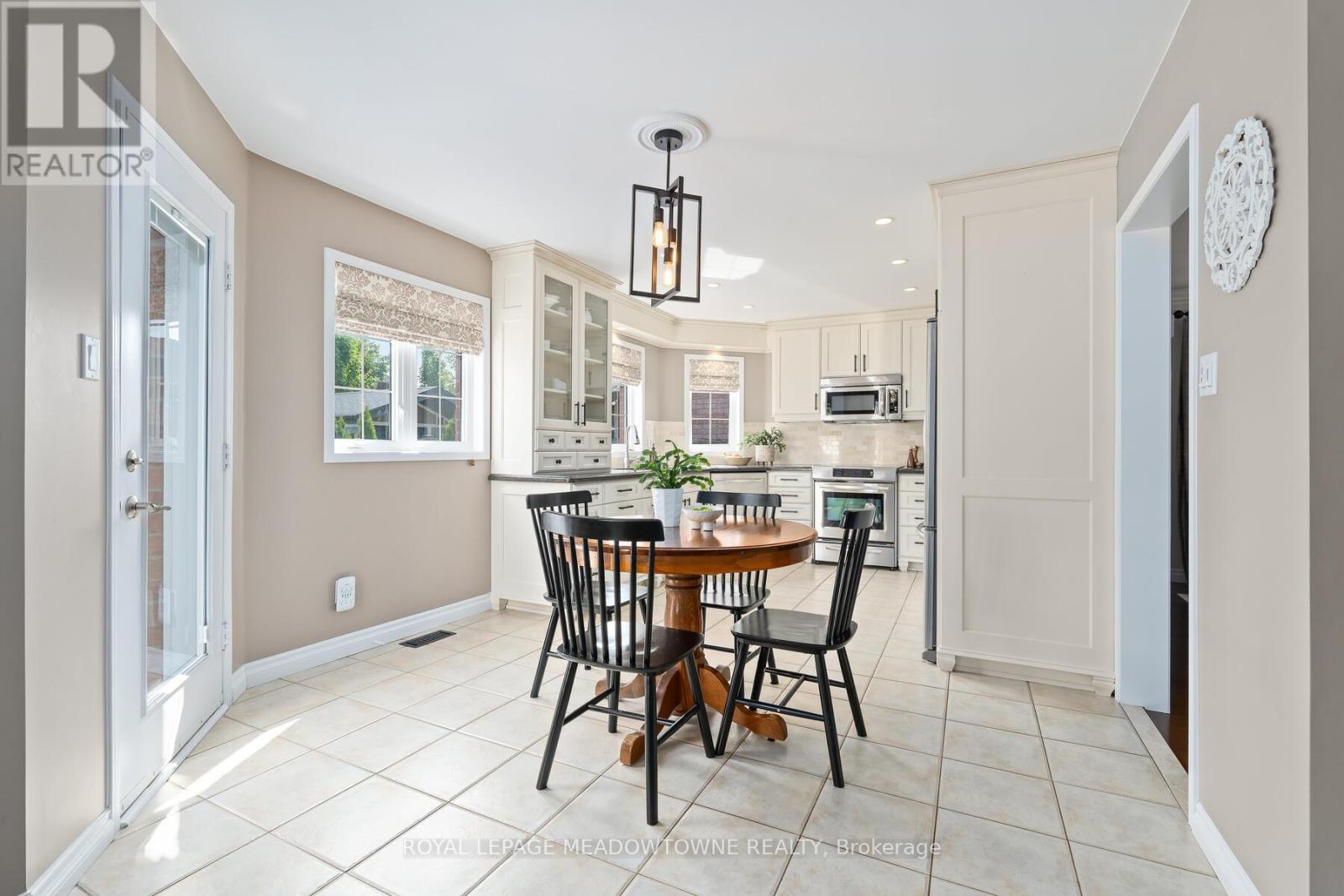 Photo 16 of 95 Standish Street, Halton Hills ON