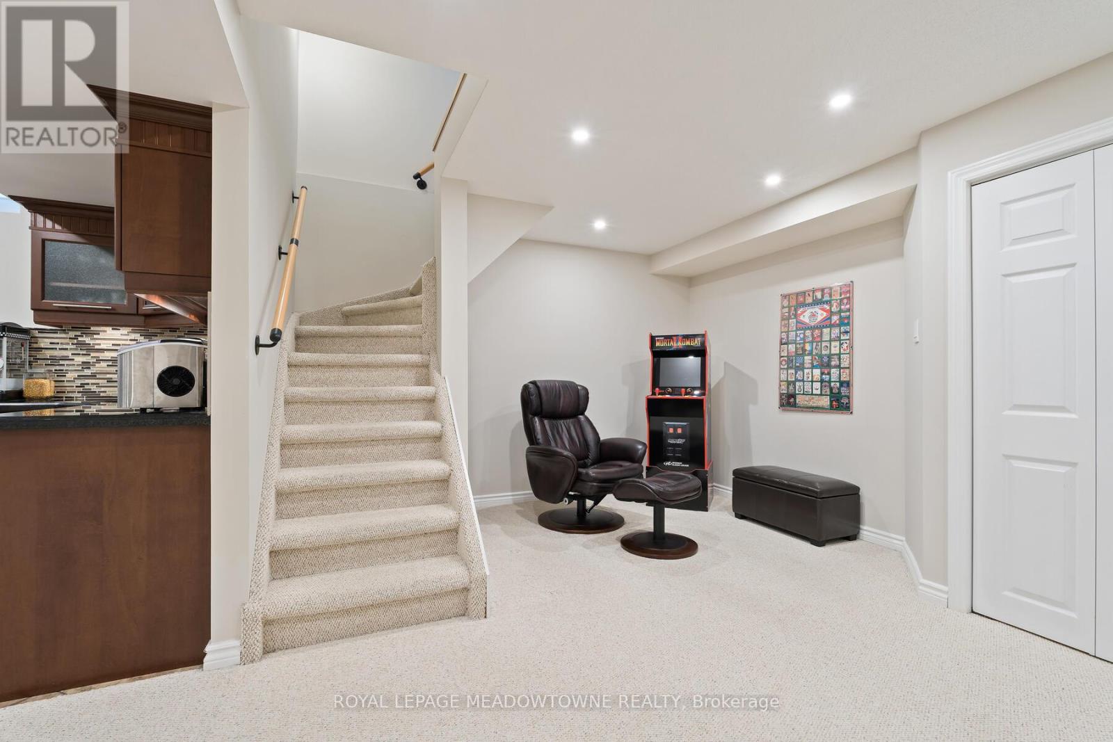 Photo 34 of 95 Standish Street, Halton Hills ON