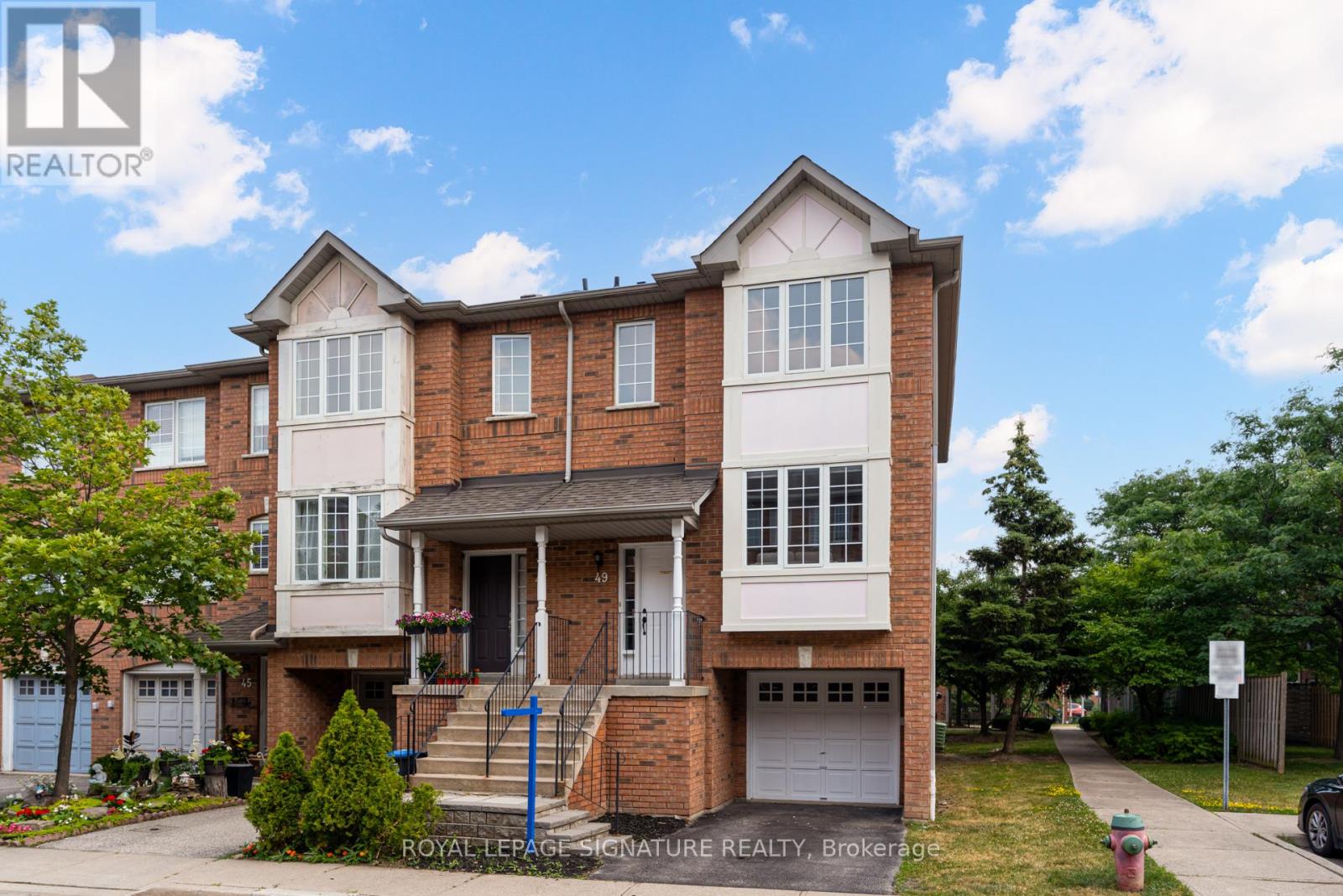 Photo 1 of 49 80 Acorn Place, Mississauga ON