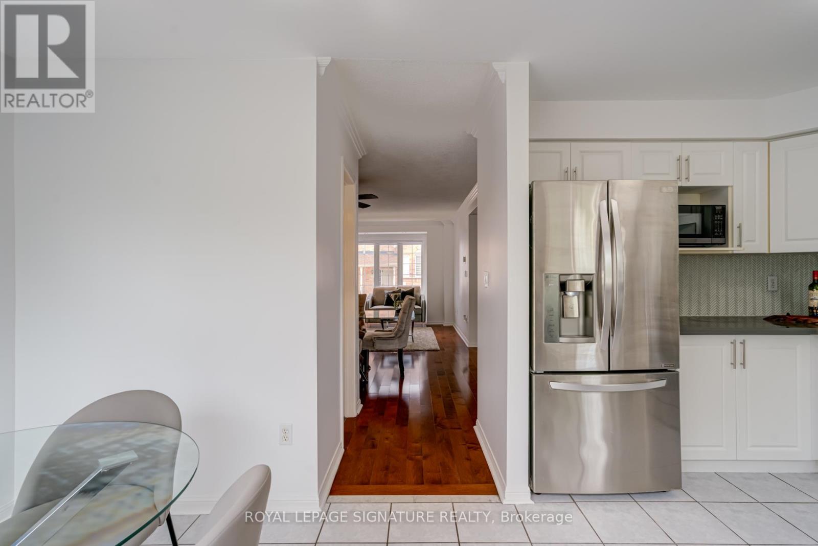 Photo 12 of 49 80 Acorn Place, Mississauga ON