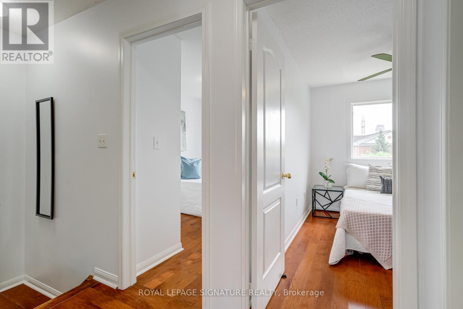 Photo 23 of 49 80 Acorn Place, Mississauga ON