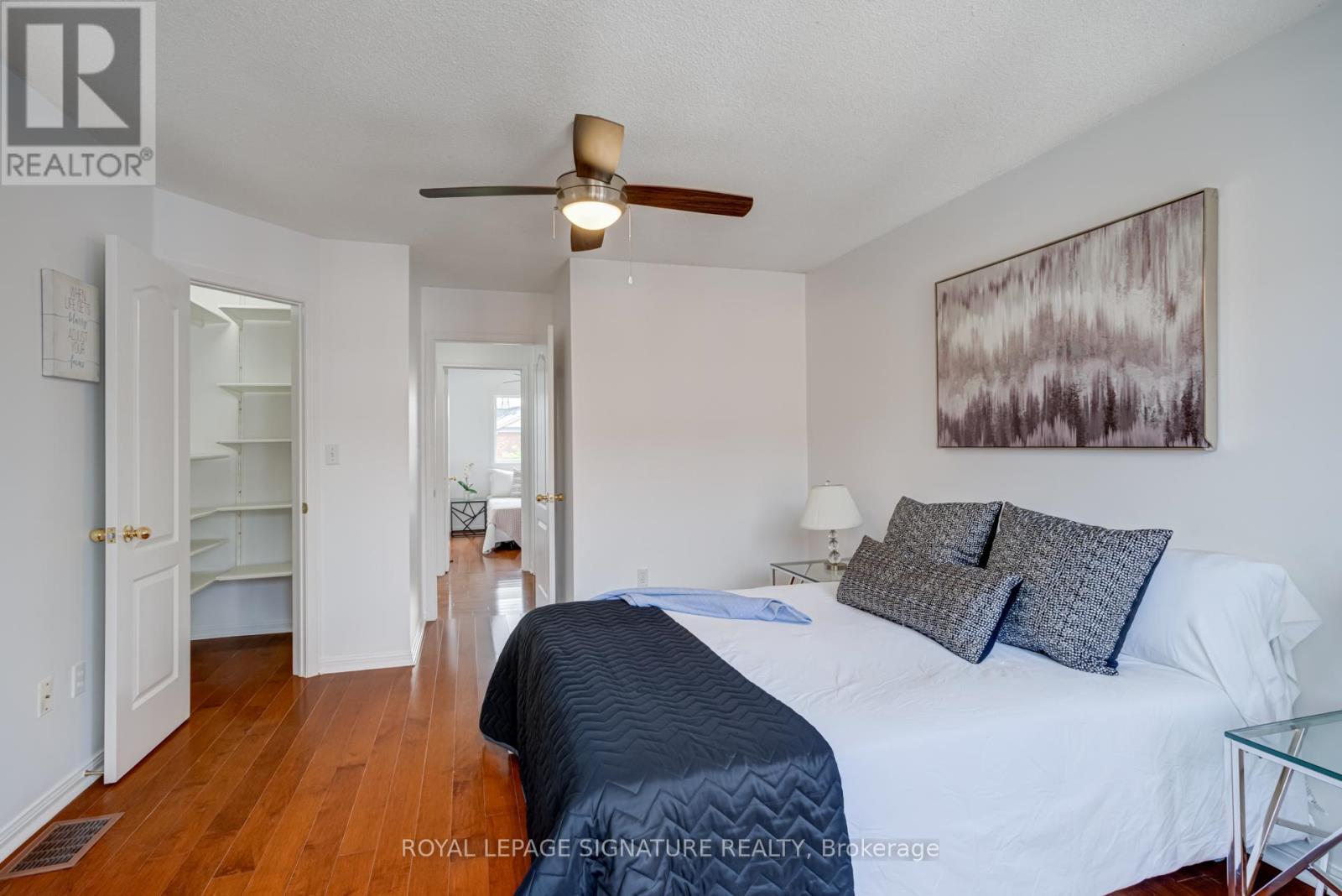 Photo 26 of 49 80 Acorn Place, Mississauga ON