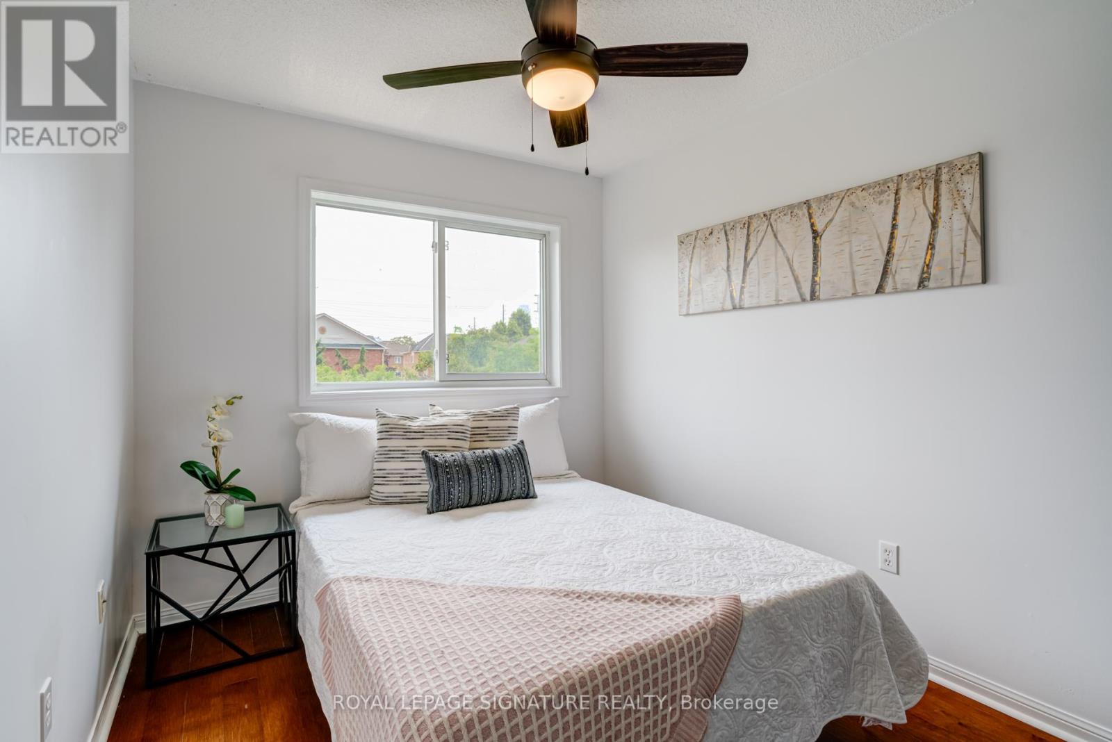 Photo 30 of 49 80 Acorn Place, Mississauga ON