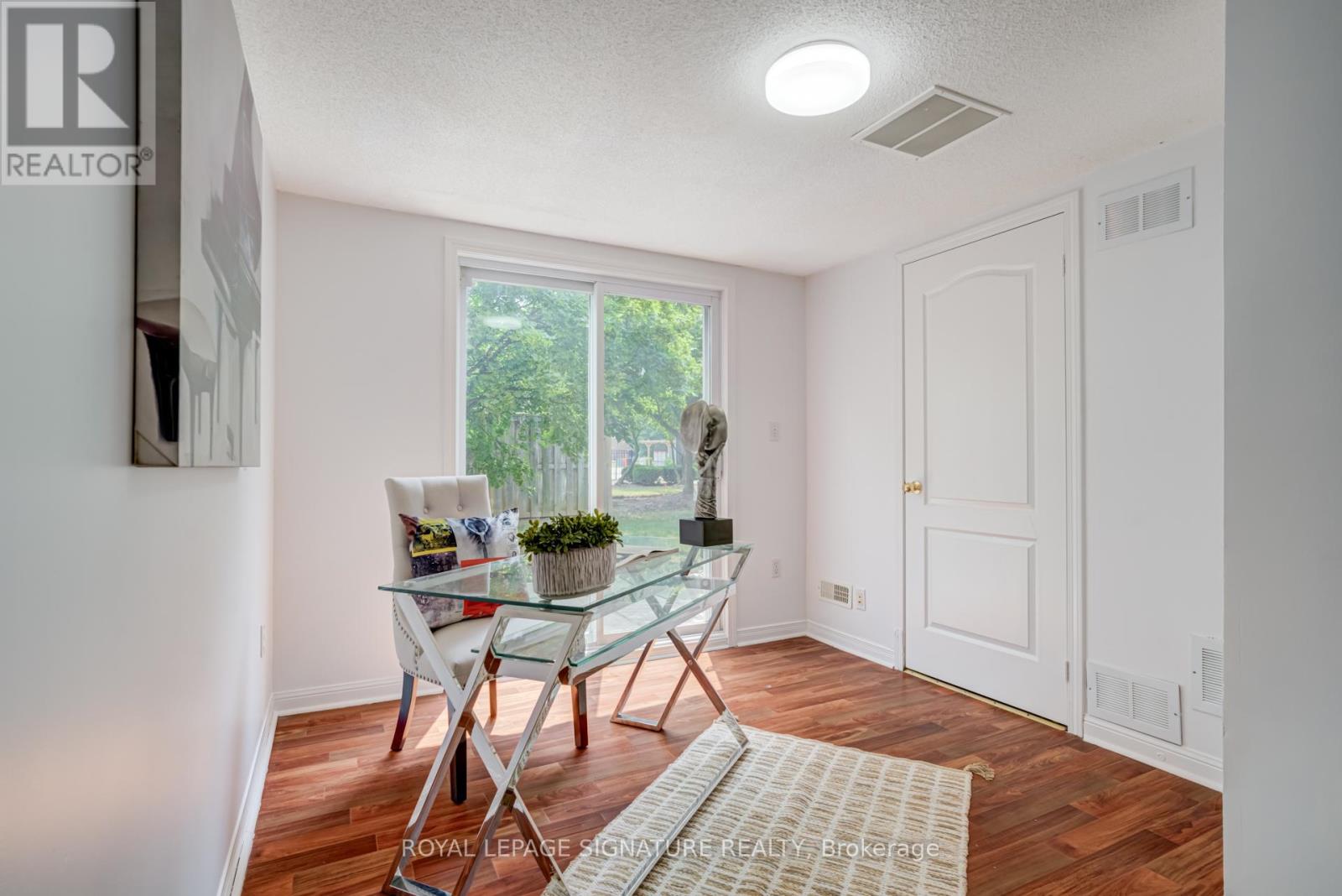 Photo 36 of 49 80 Acorn Place, Mississauga ON