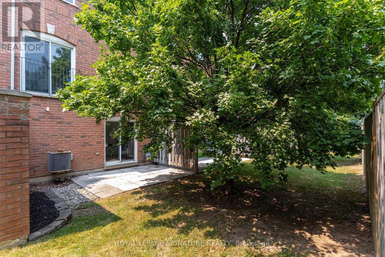Photo 41 of 49 80 Acorn Place, Mississauga ON