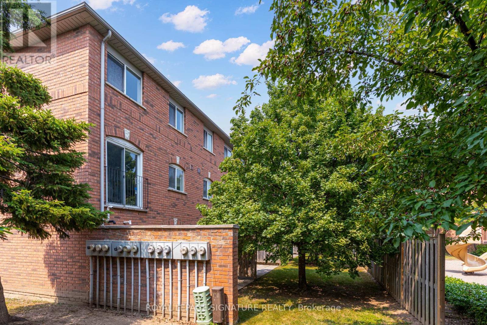 Photo 45 of 49 80 Acorn Place, Mississauga ON