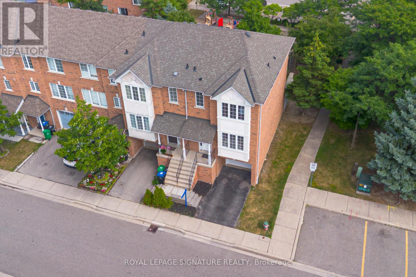 Photo 48 of 49 80 Acorn Place, Mississauga ON