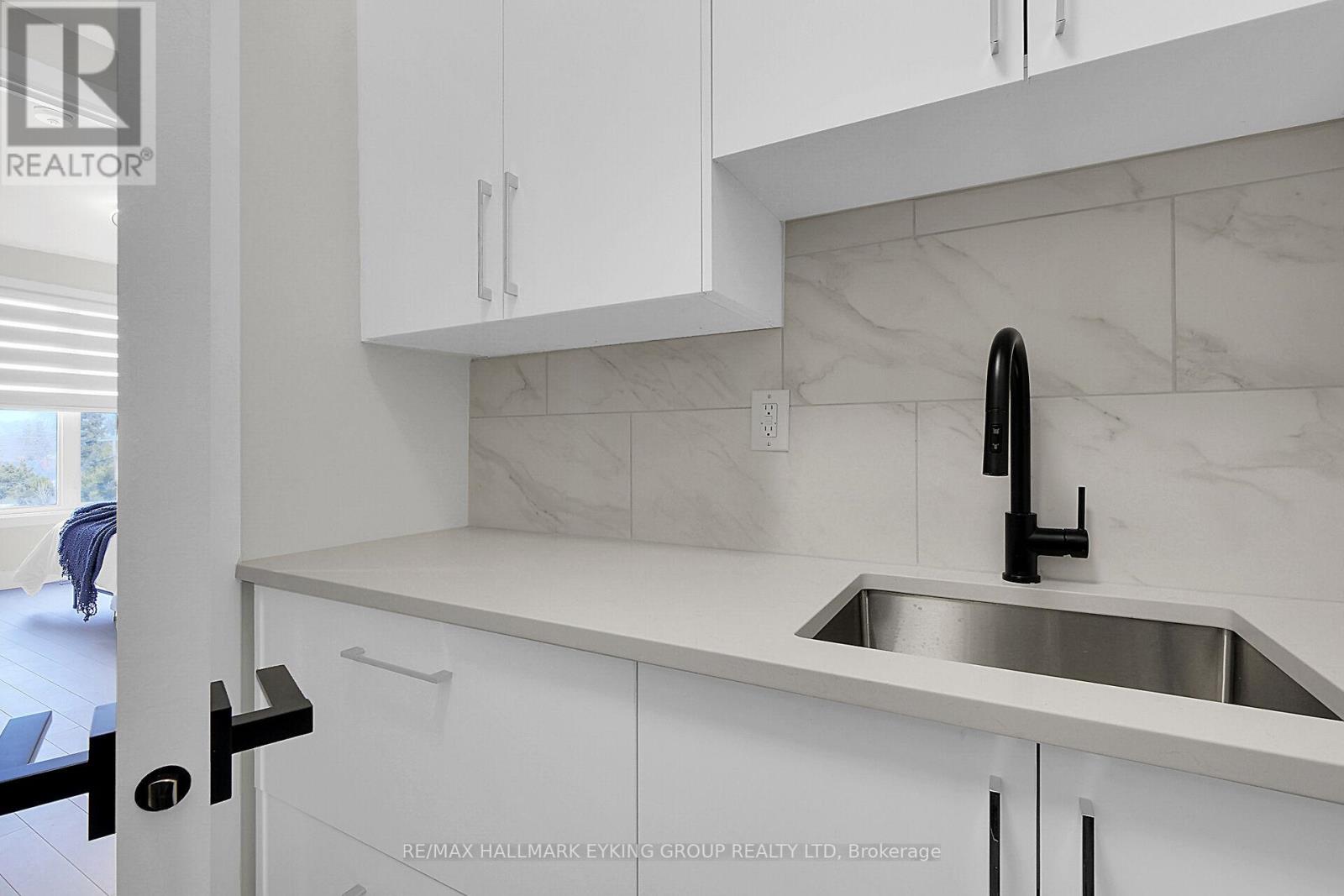 Photo 6 of 623 Rowanwood Avenue, Ottawa ON