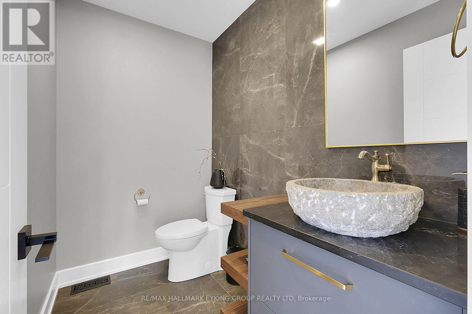 Photo 5 of 623 Rowanwood Avenue, Ottawa ON