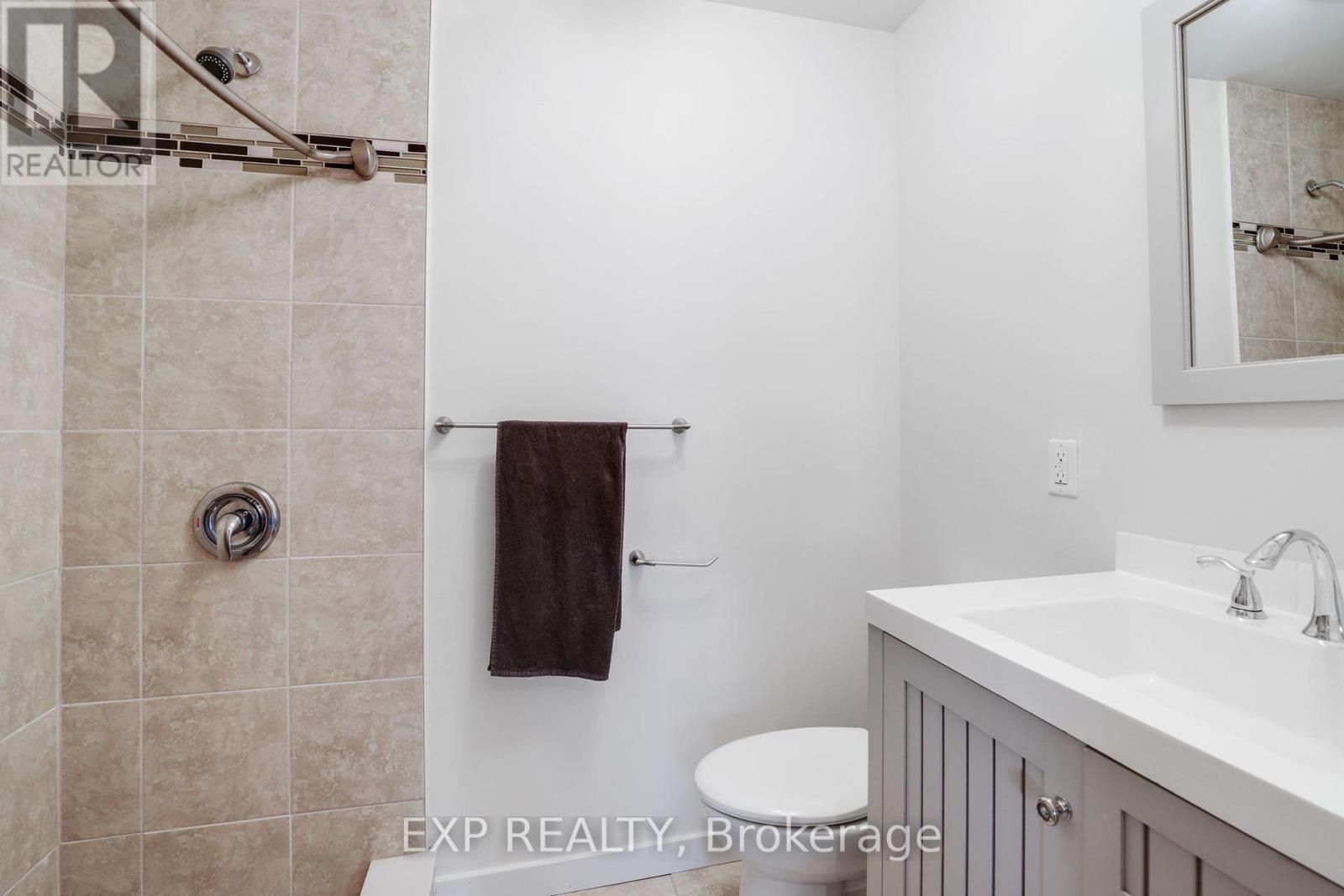 Photo 3 of 1382 Fisher Avenue, Ottawa ON