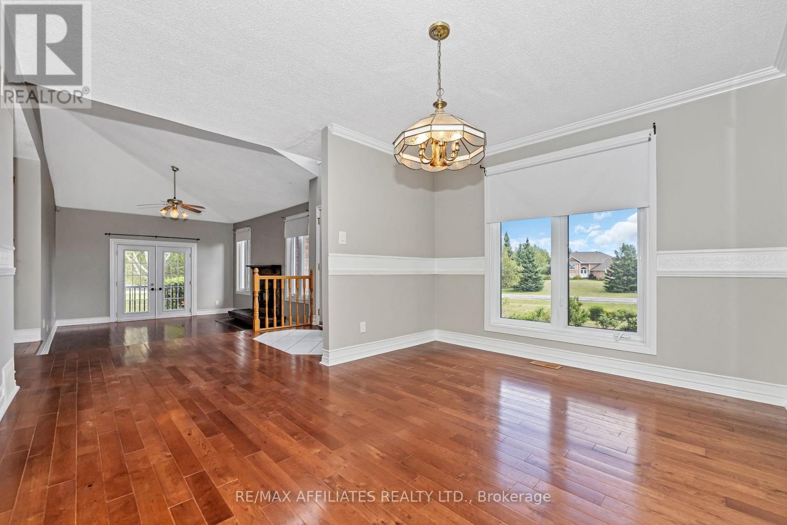 Photo 25 of 101 Carterfarm Crescent, Ottawa ON