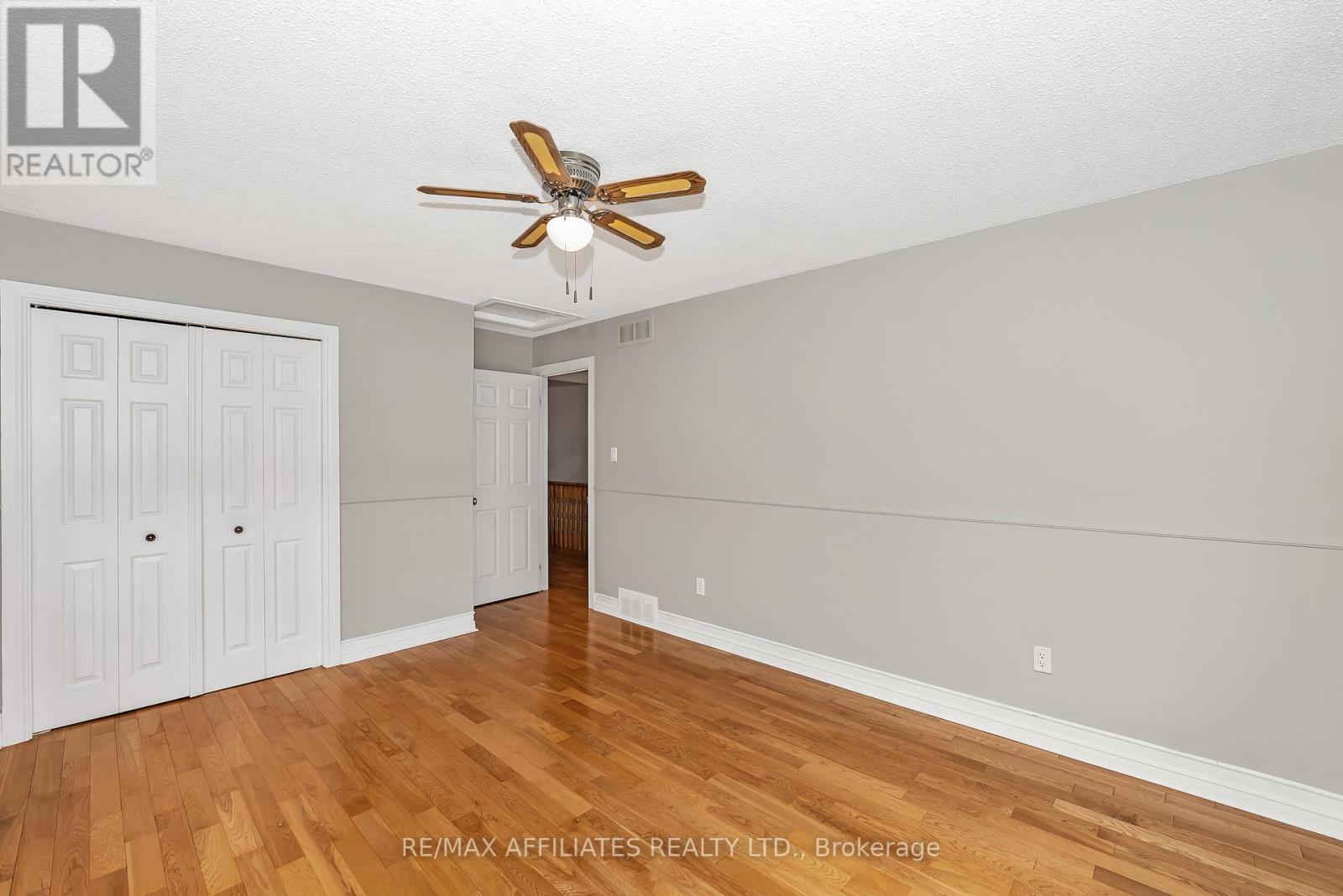 Photo 31 of 101 Carterfarm Crescent, Ottawa ON