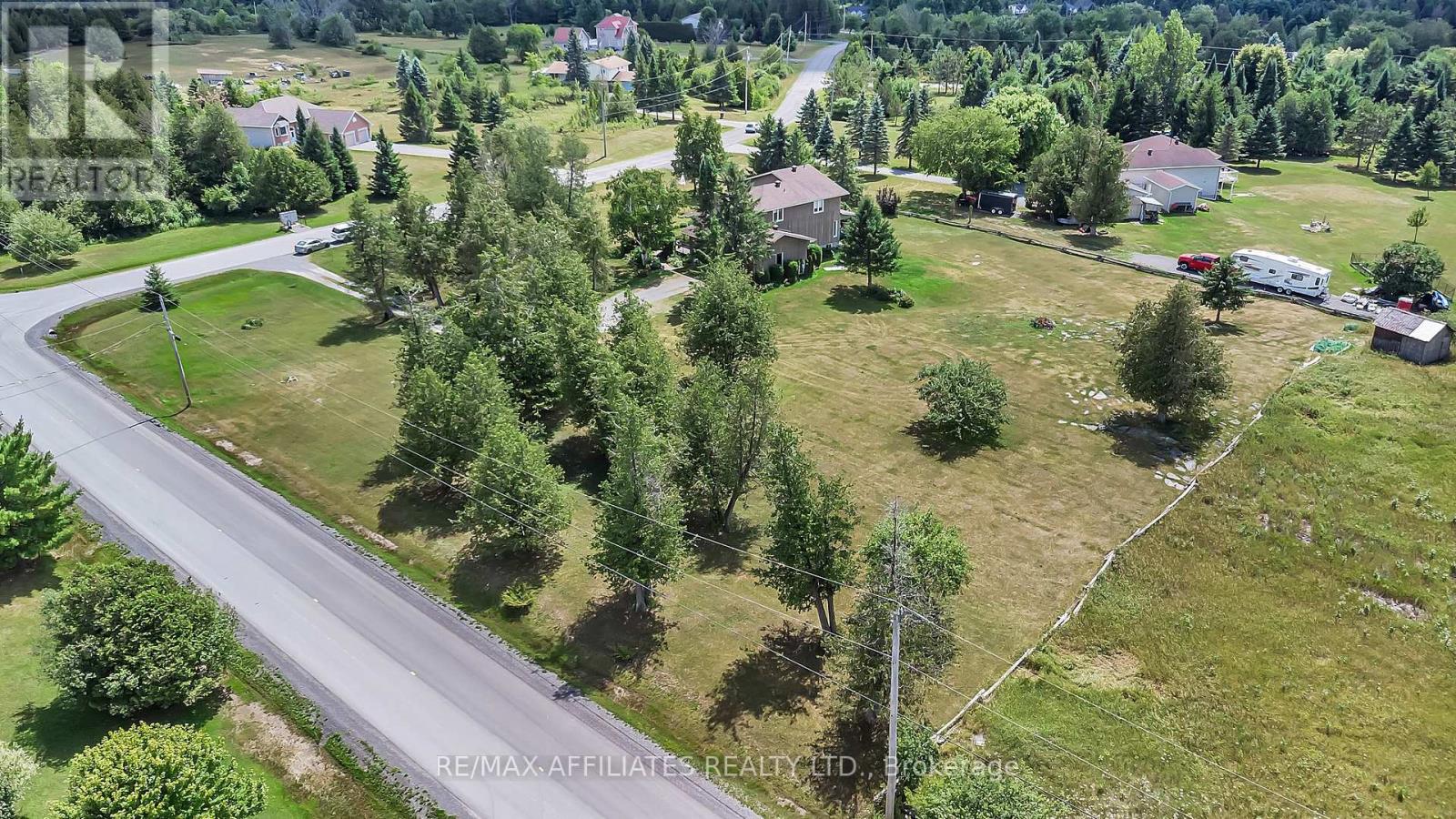 Photo 11 of 101 Carterfarm Crescent, Ottawa ON