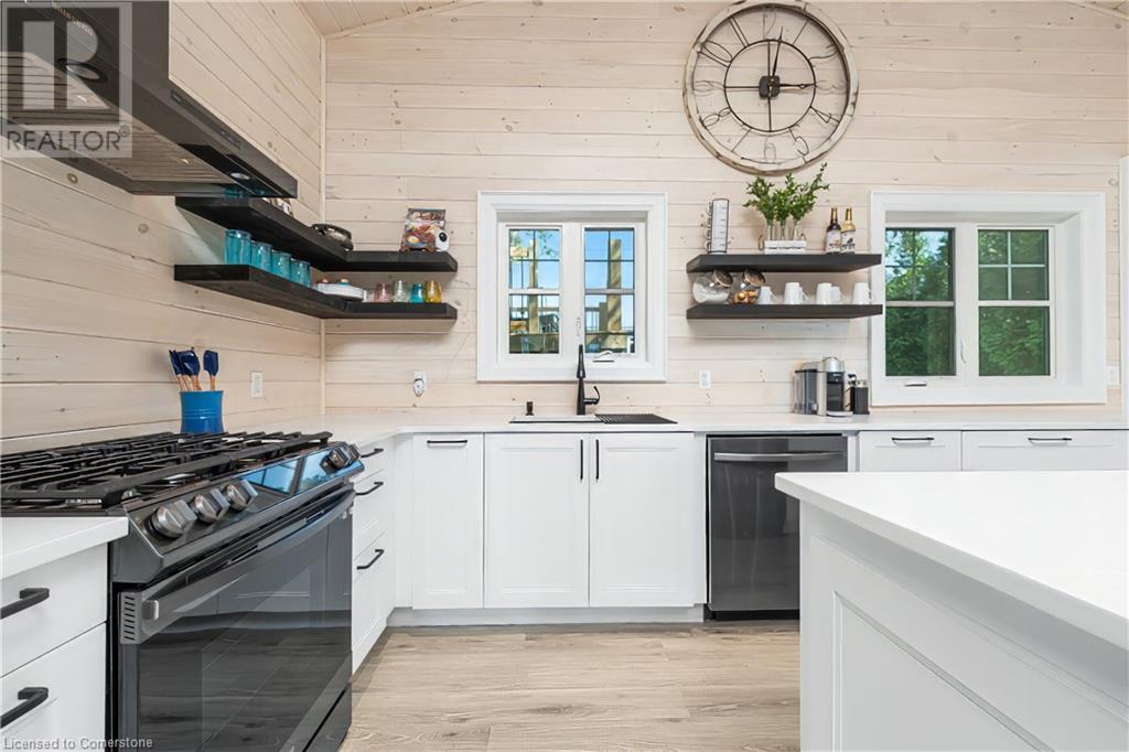 Photo 7 of 71865 Sunview Avenue, Dashwood ON