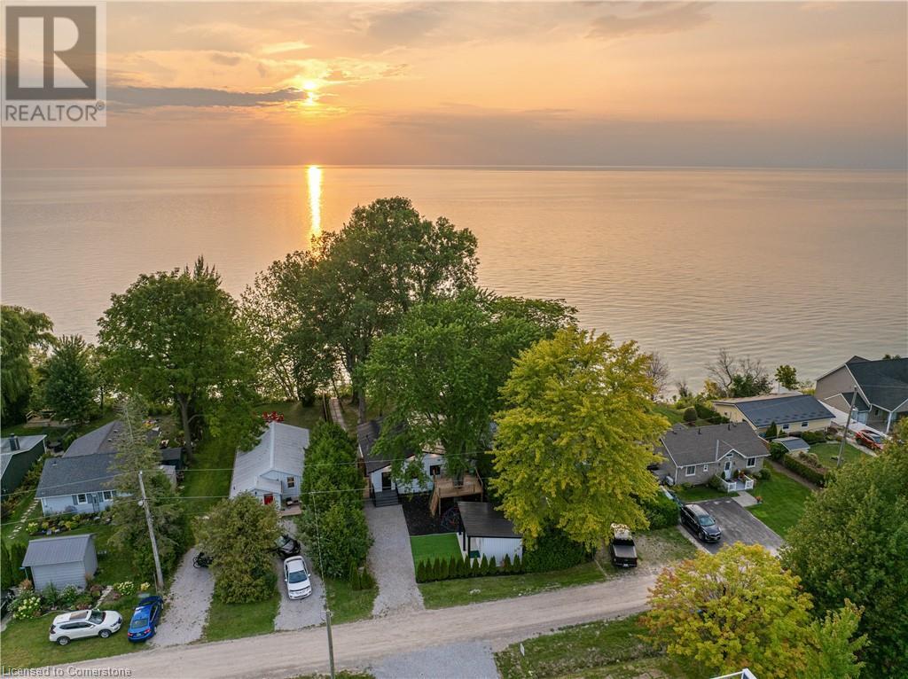 Photo 11 of 71865 Sunview Avenue, Dashwood ON