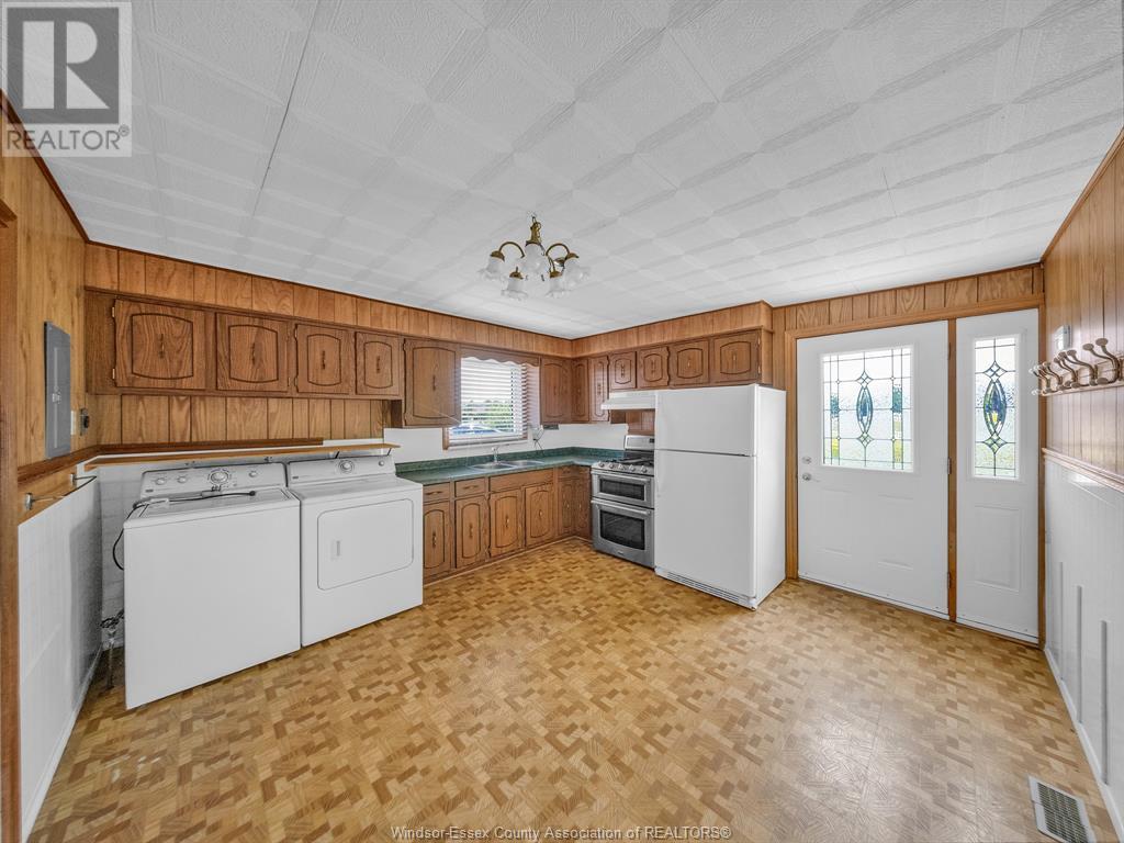 Photo 4 of 1331 Deer Run Road, Leamington ON