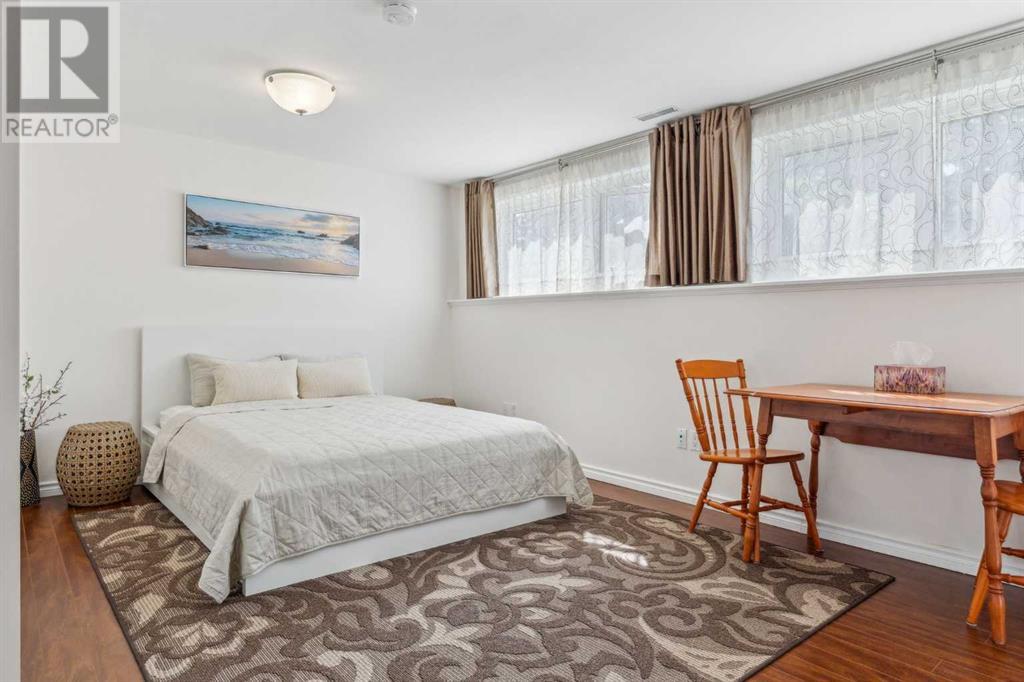 Single Family House Bi-level for Sale in  Haddon Road SW Haysboro Calgary 