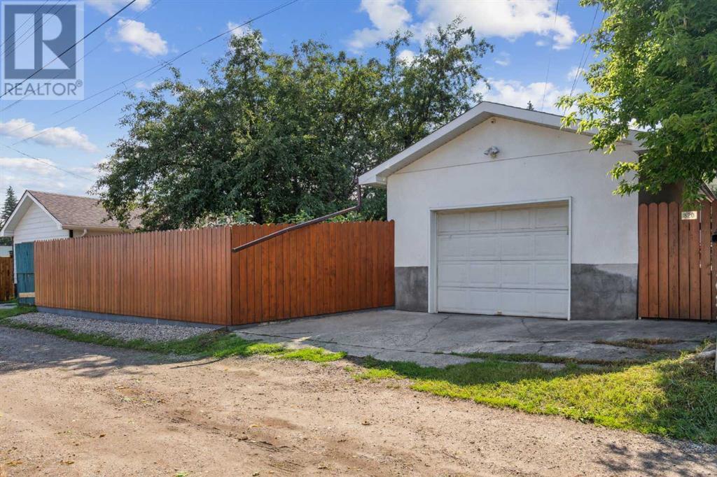 Single Family House Bi-level for Sale in  Haddon Road SW Haysboro Calgary 