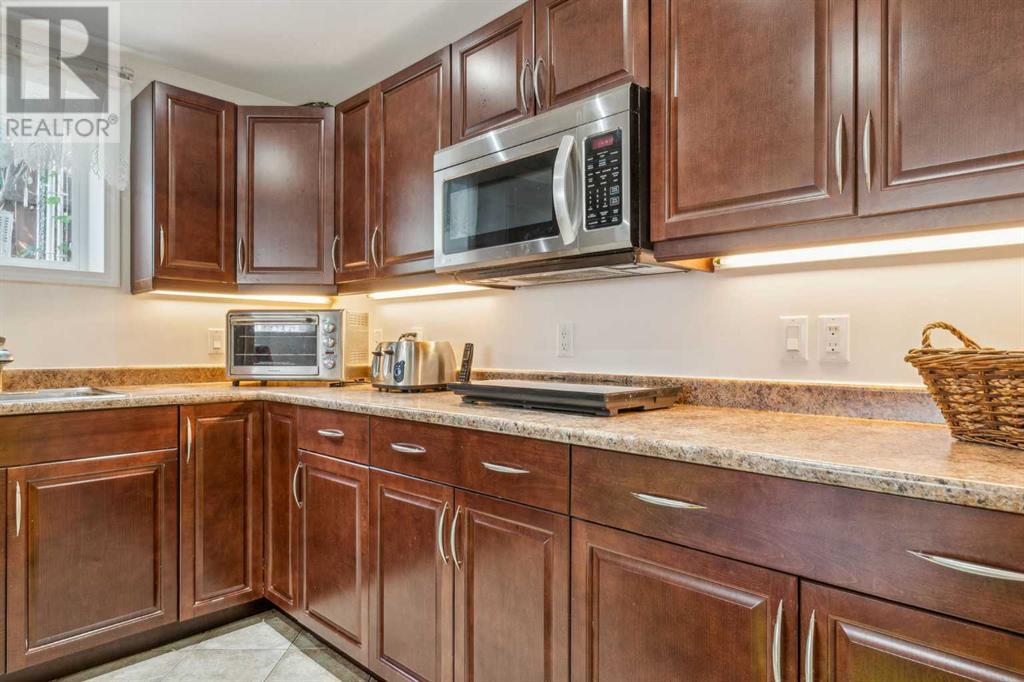 Single Family House Bi-level for Sale in  Haddon Road SW Haysboro Calgary 