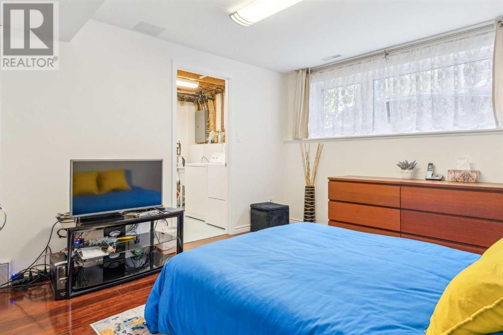 Single Family House Bi-level for Sale in  Haddon Road SW Haysboro Calgary 