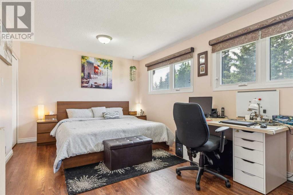 Single Family House Bi-level for Sale in  Haddon Road SW Haysboro Calgary 