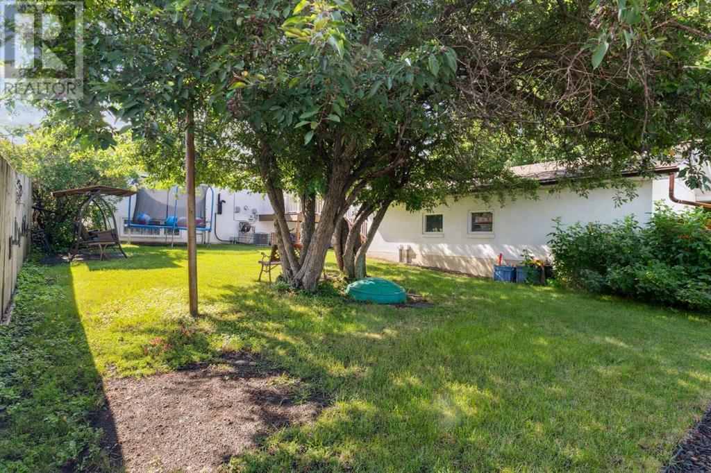 Single Family House Bi-level for Sale in  Haddon Road SW Haysboro Calgary 
