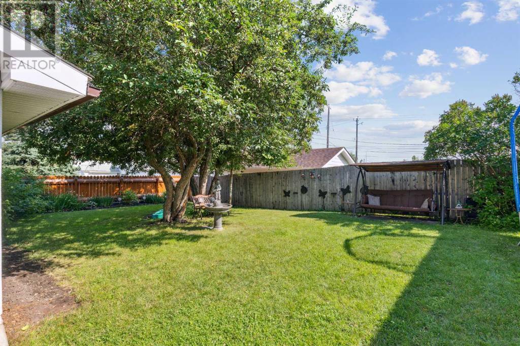 Single Family House Bi-level for Sale in  Haddon Road SW Haysboro Calgary 