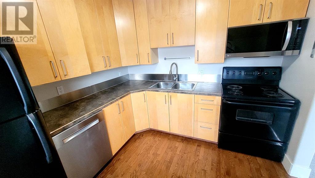 Single Family House for Sale in    Avenue SW Sunalta Calgary 
