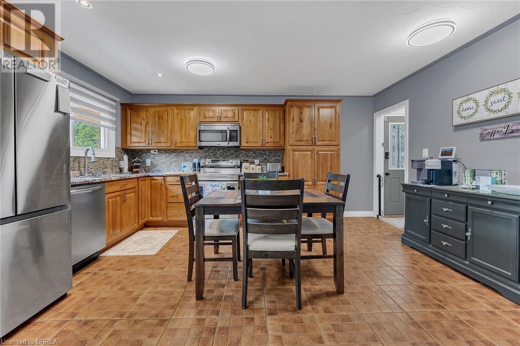 Photo 15 of 24 Ashton Drive, Simcoe ON