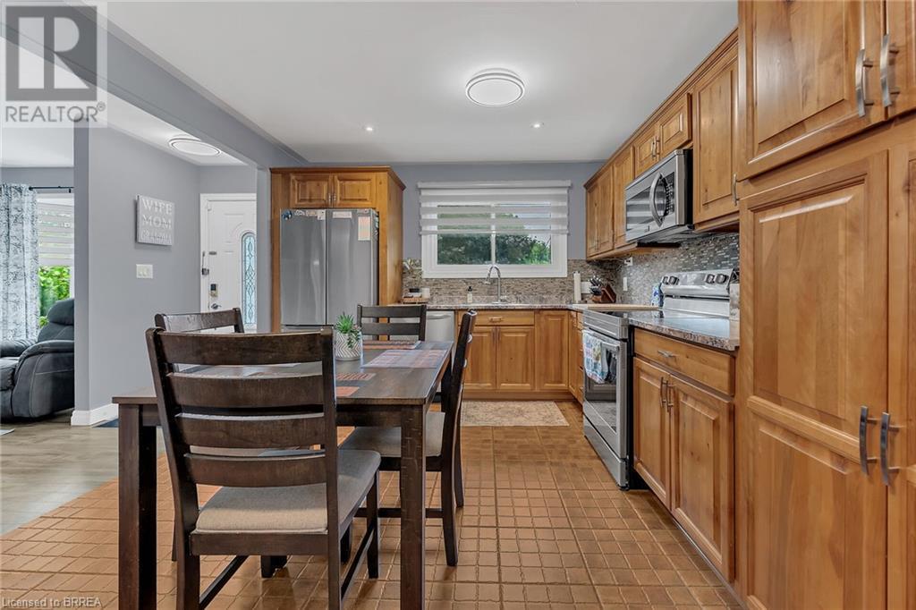 Photo 16 of 24 Ashton Drive, Simcoe ON